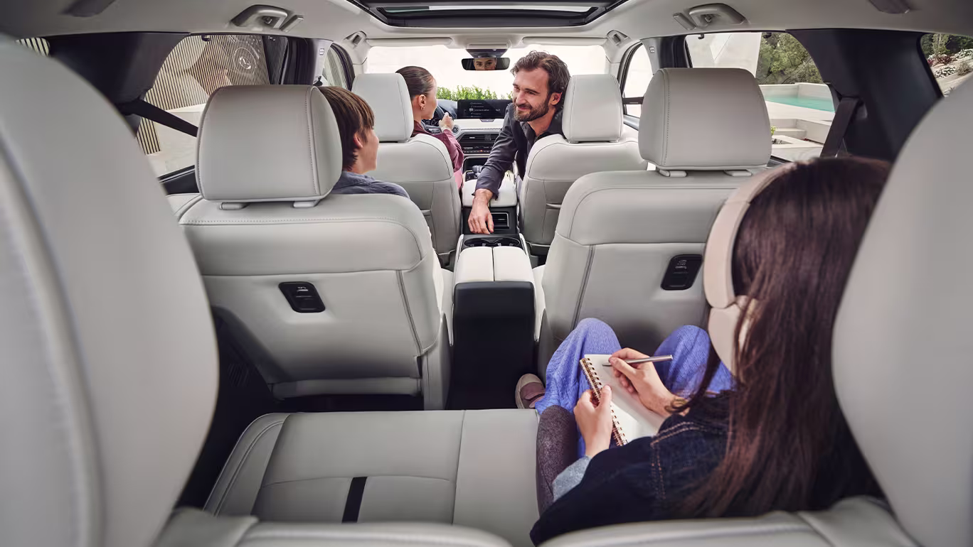 03 gallery navigation cx80 desktop 1 space